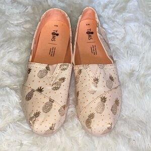 New Toms PEACH ROSE GOLD PINEAPPLE Slip-On Alpargatas Walking Shoe 8